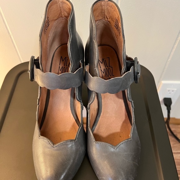 Miz Mooz Carissa Grey Dress Pump, size 6/36 - Picture 4 of 6